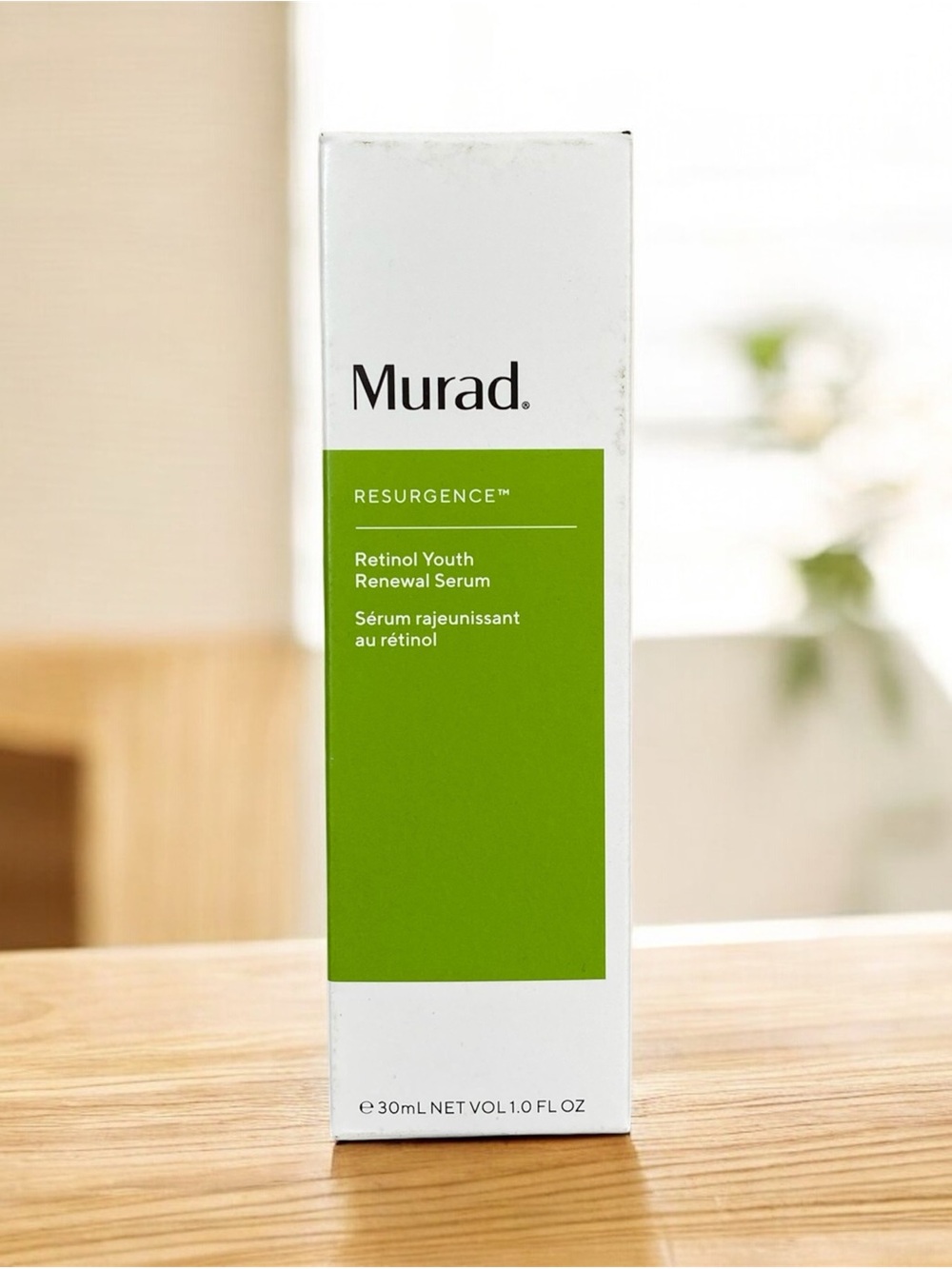 Murad Resurgence Retinol Youth Renewal Serum - Green and White